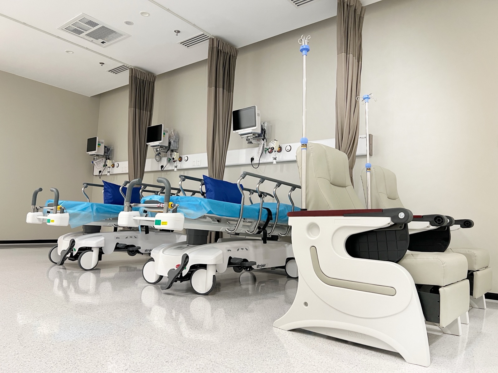 The day-surgery recovery area at the IHC